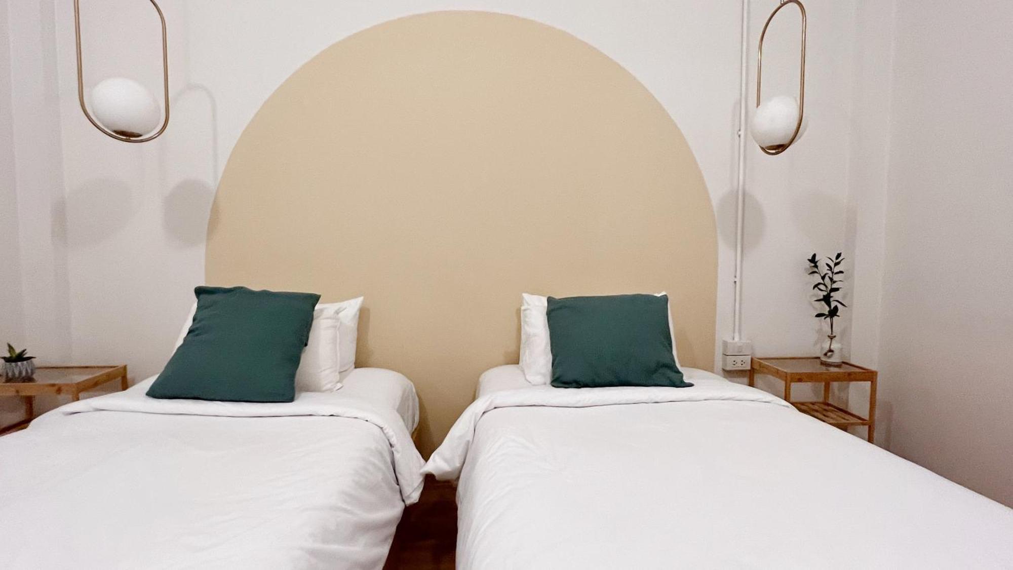 Hotel La Moon House Salaya Zewnętrze zdjęcie