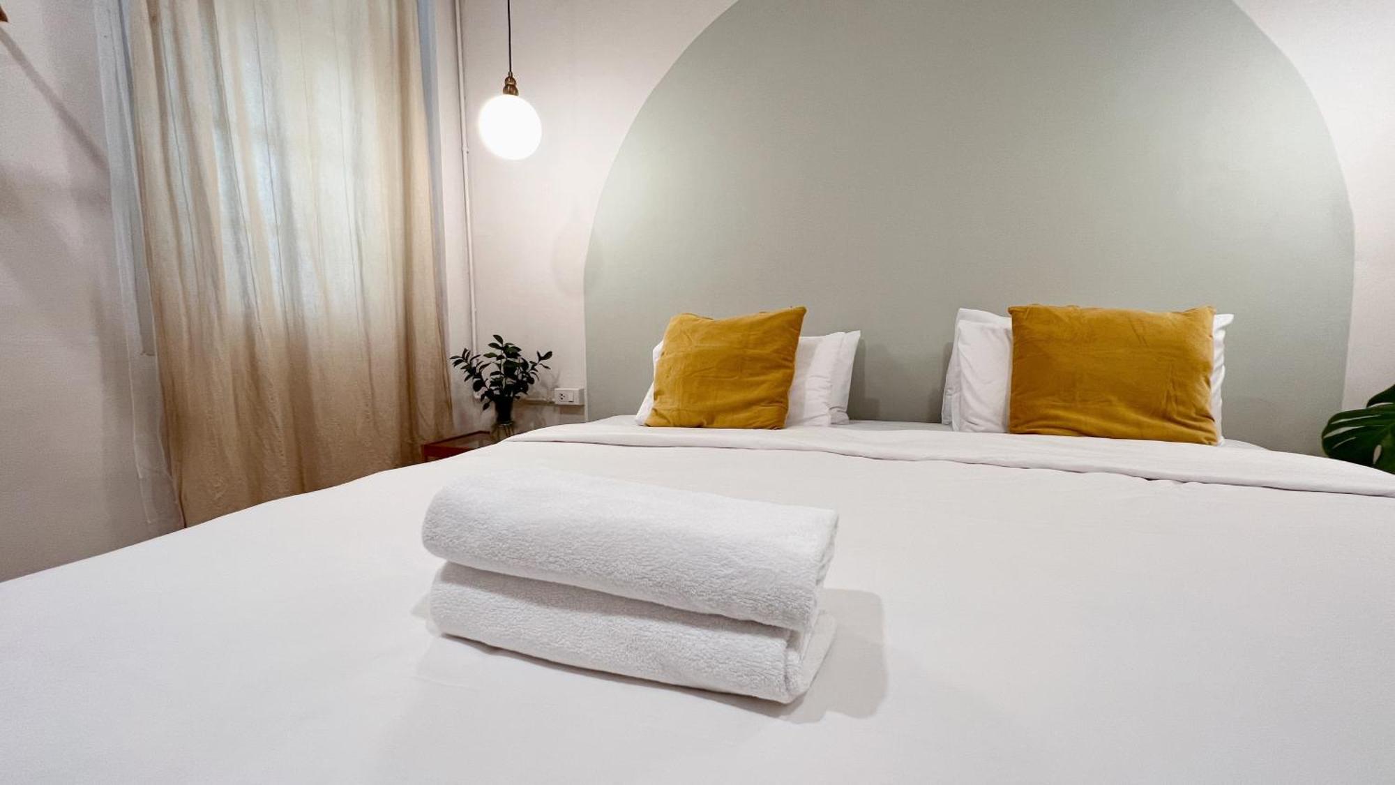 Hotel La Moon House Salaya Zewnętrze zdjęcie