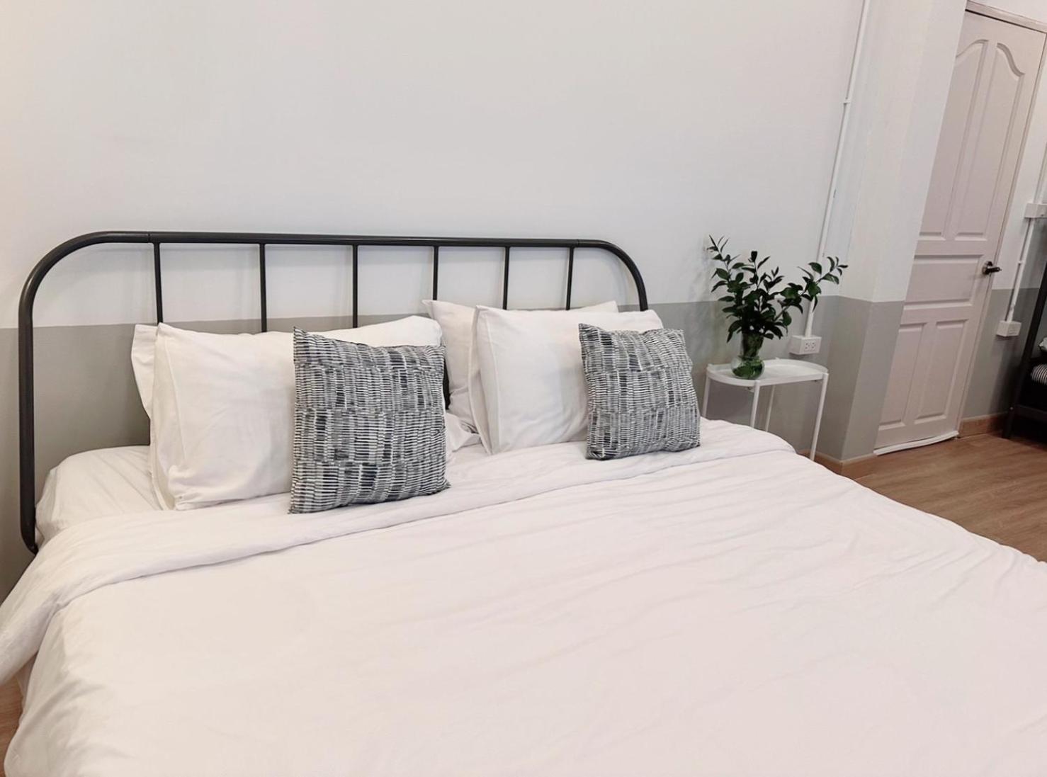Hotel La Moon House Salaya Zewnętrze zdjęcie