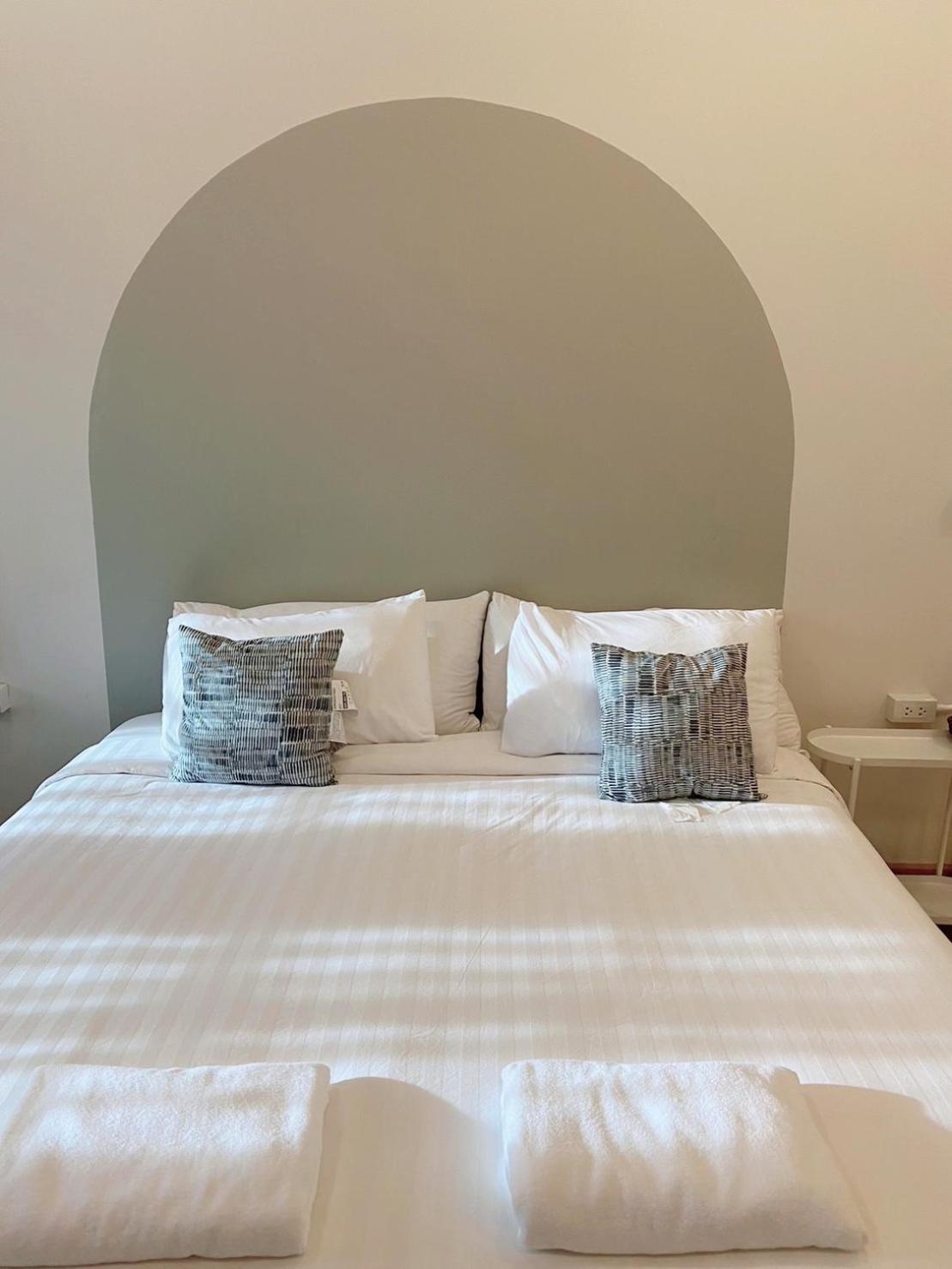 Hotel La Moon House Salaya Zewnętrze zdjęcie