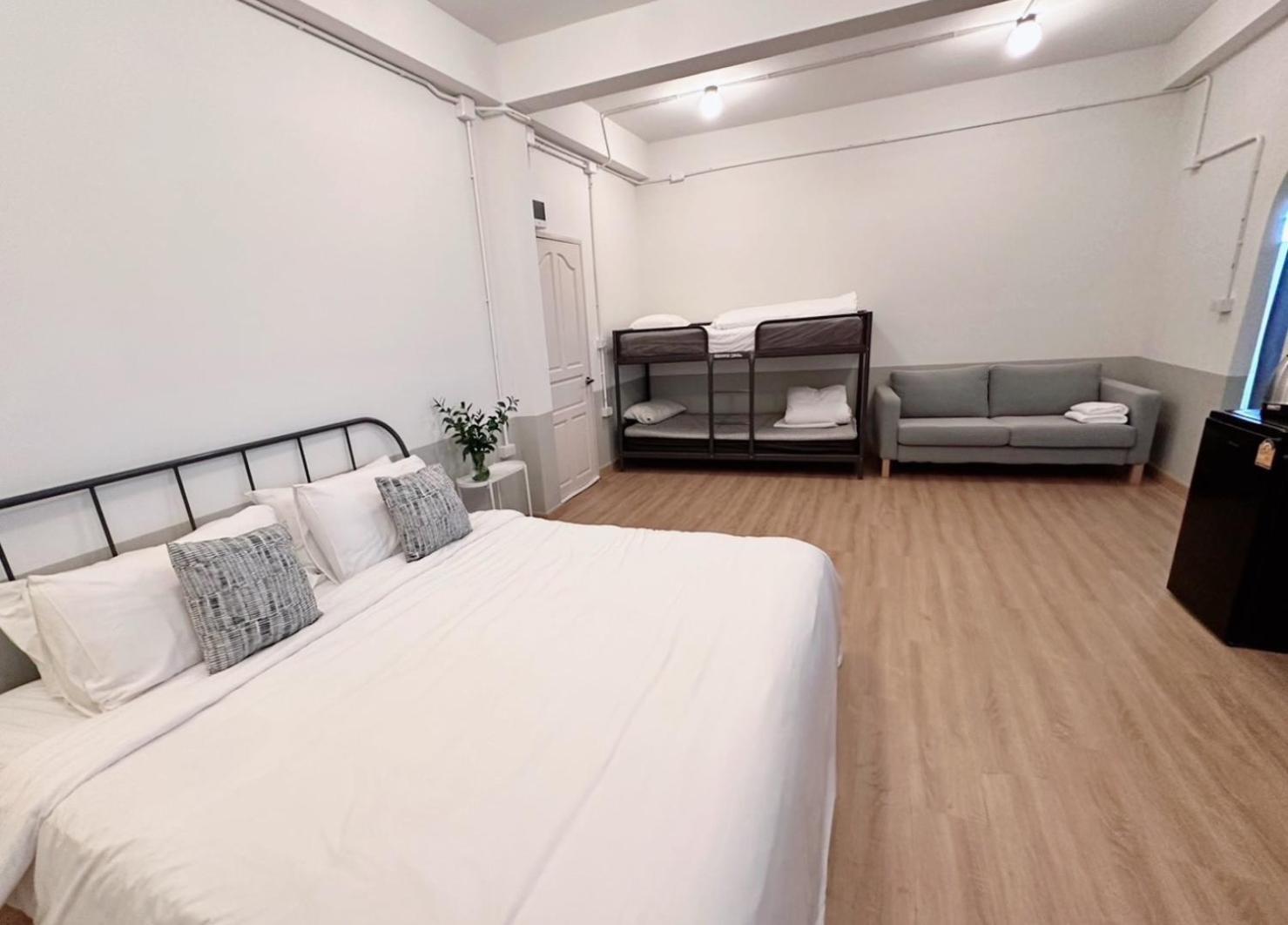 Hotel La Moon House Salaya Zewnętrze zdjęcie