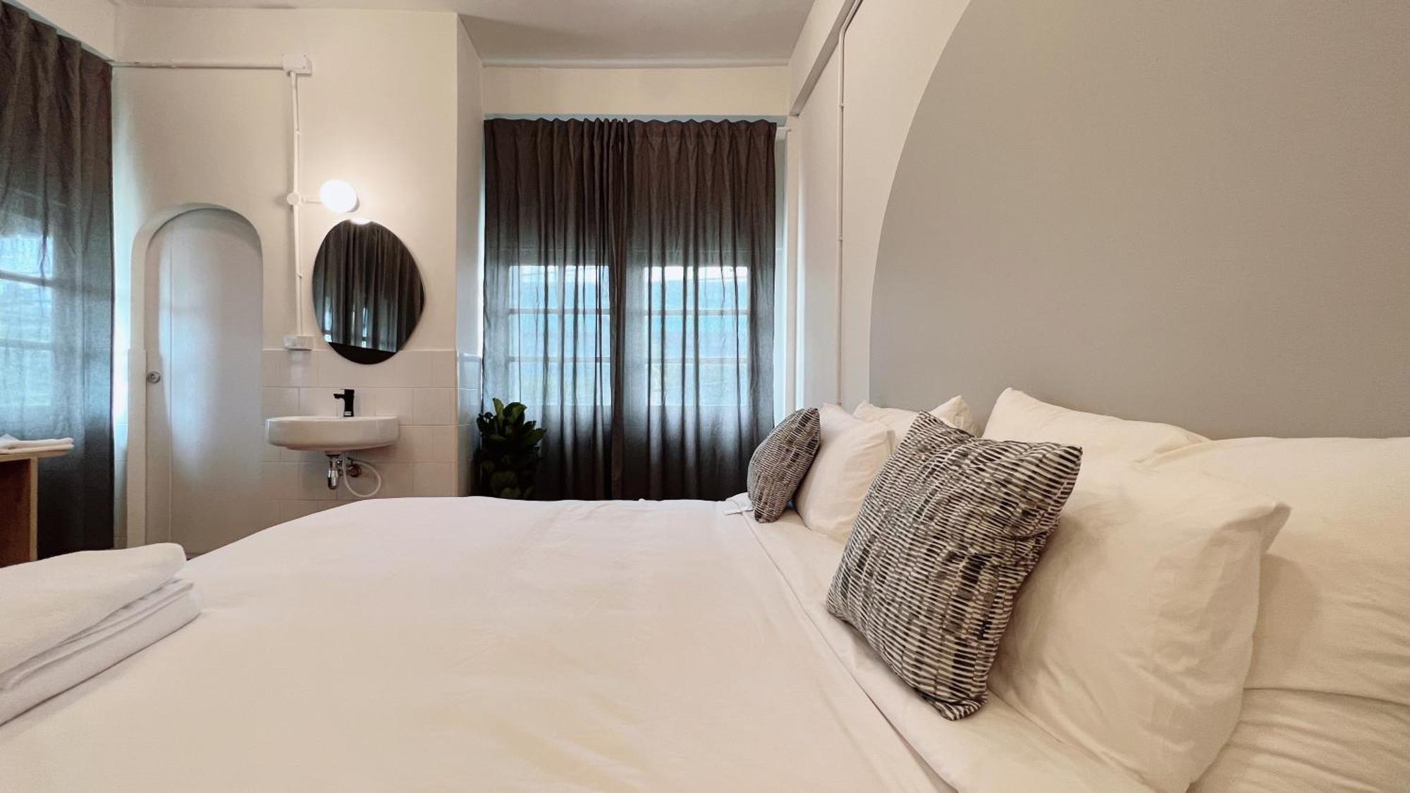 Hotel La Moon House Salaya Zewnętrze zdjęcie