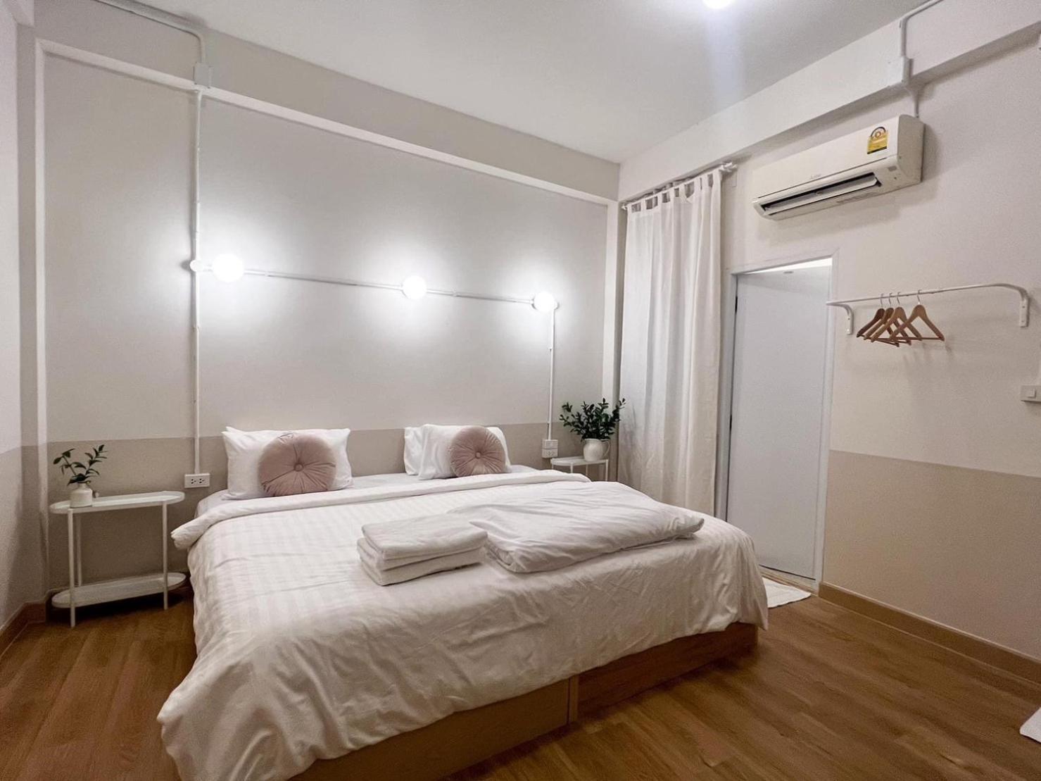 Hotel La Moon House Salaya Zewnętrze zdjęcie