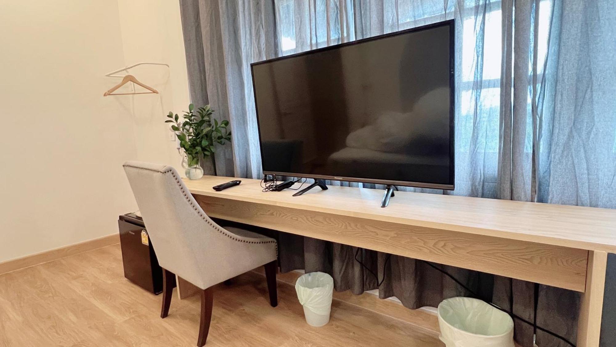 Hotel La Moon House Salaya Zewnętrze zdjęcie