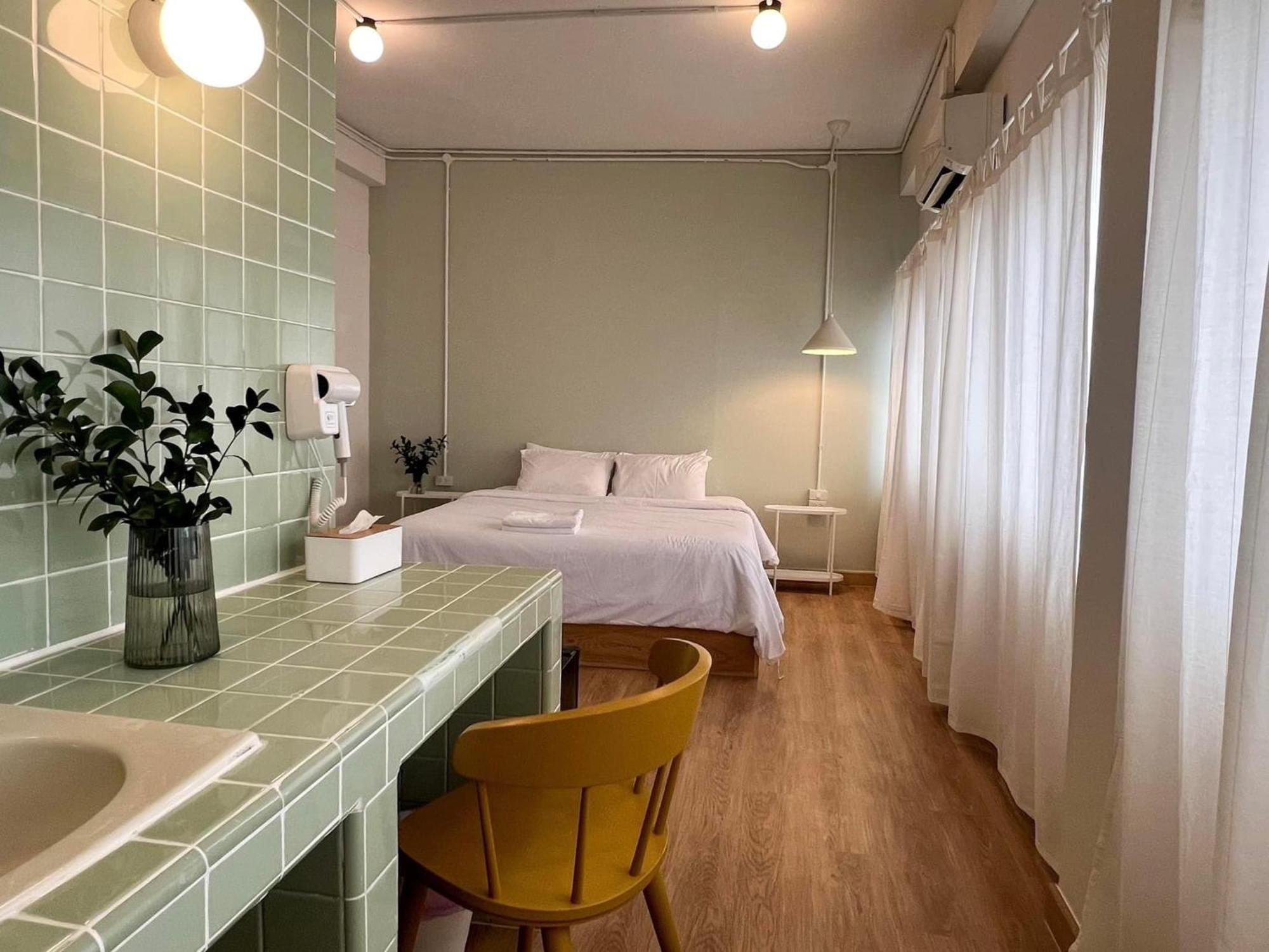 Hotel La Moon House Salaya Zewnętrze zdjęcie