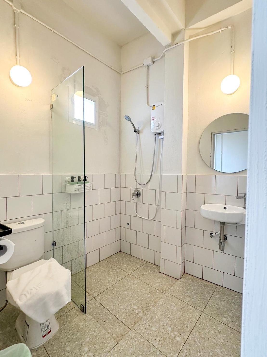 Hotel La Moon House Salaya Zewnętrze zdjęcie