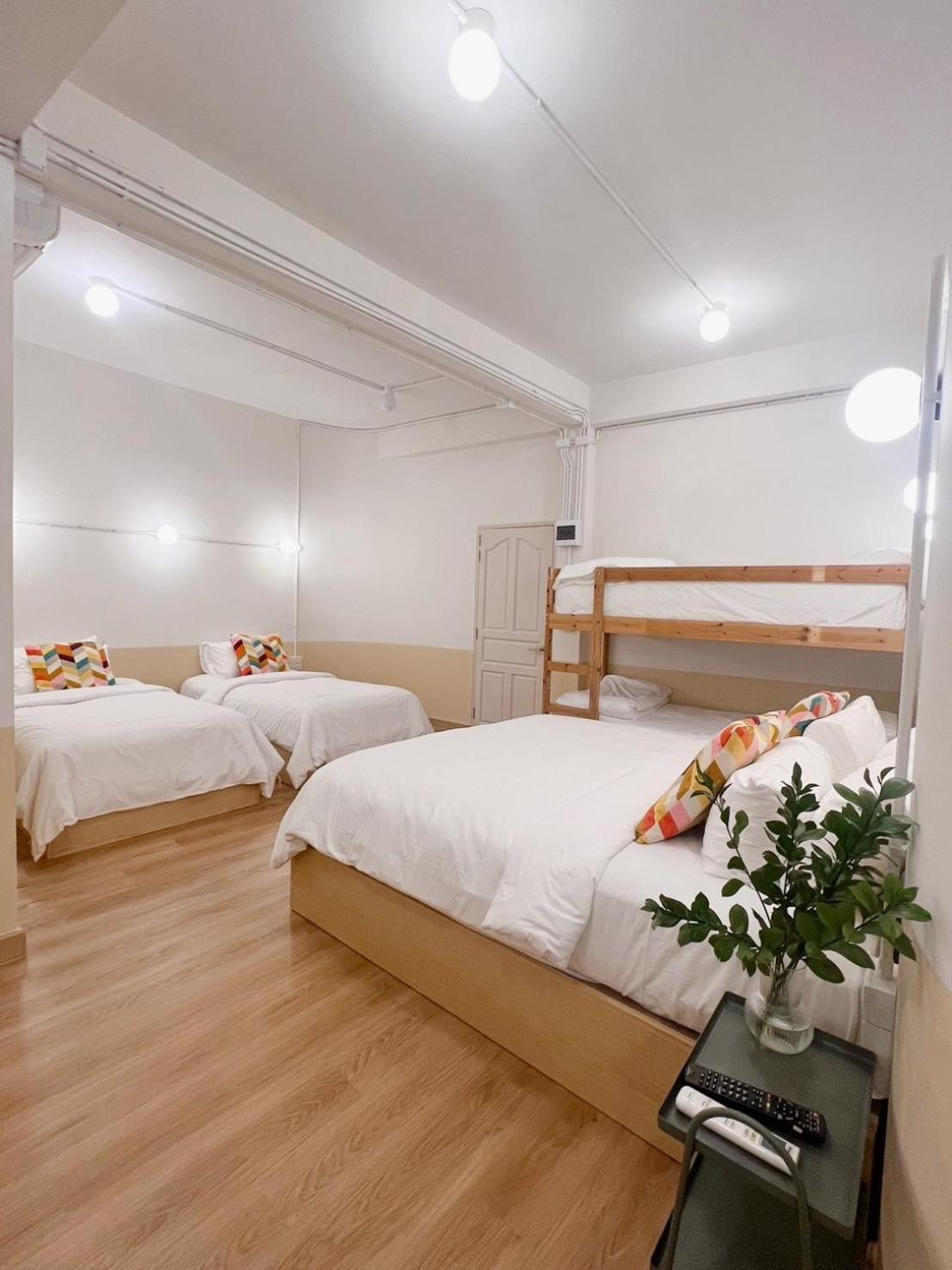 Hotel La Moon House Salaya Zewnętrze zdjęcie