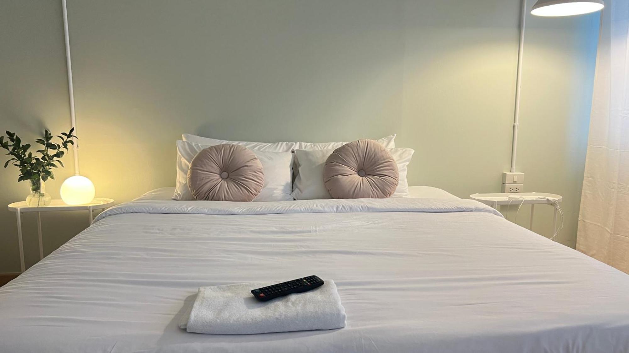 Hotel La Moon House Salaya Zewnętrze zdjęcie