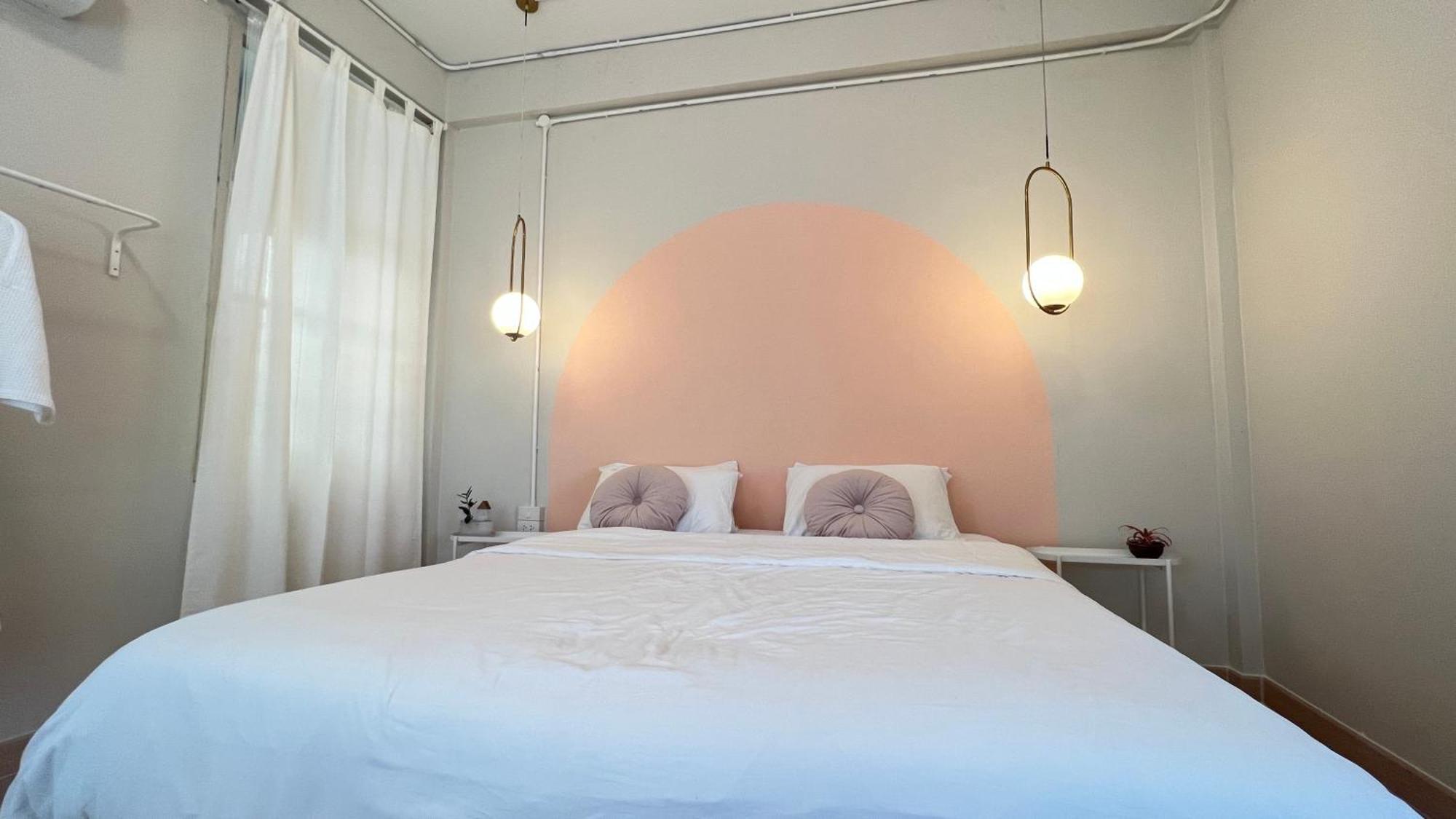 Hotel La Moon House Salaya Zewnętrze zdjęcie