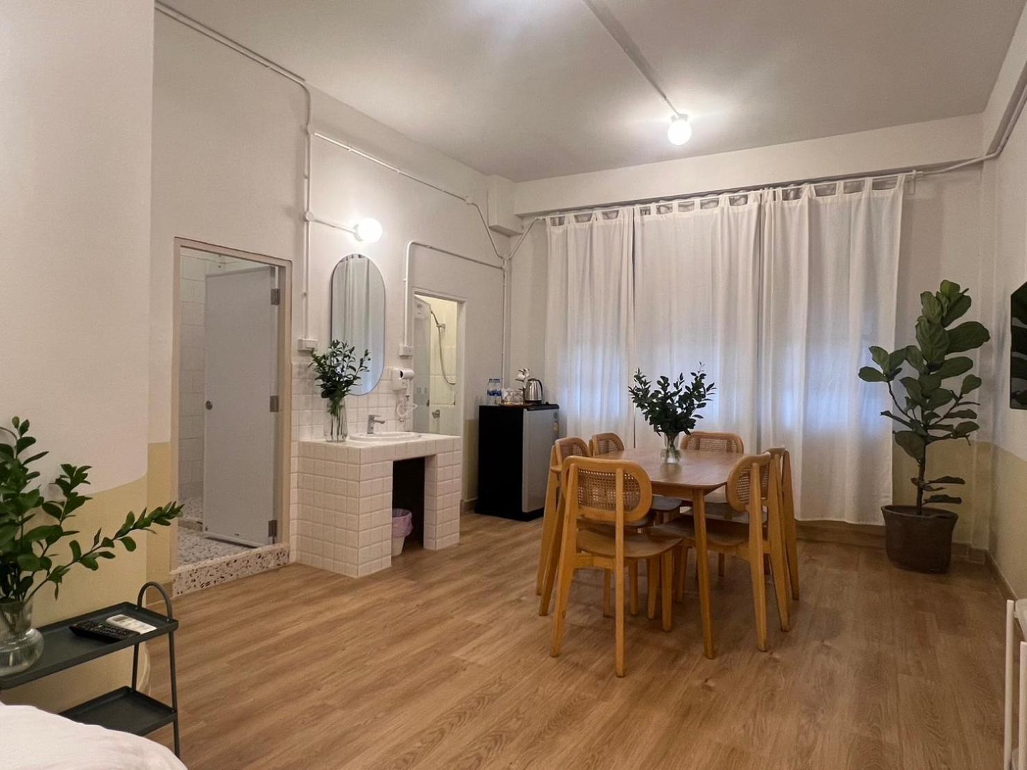 Hotel La Moon House Salaya Zewnętrze zdjęcie