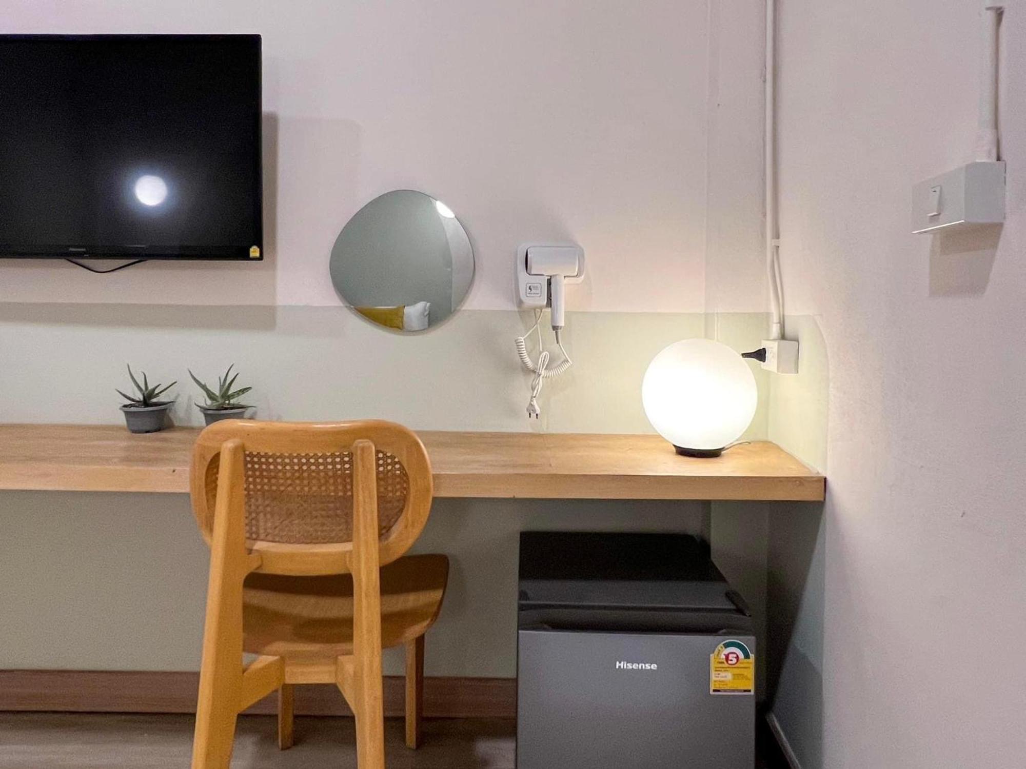 Hotel La Moon House Salaya Zewnętrze zdjęcie