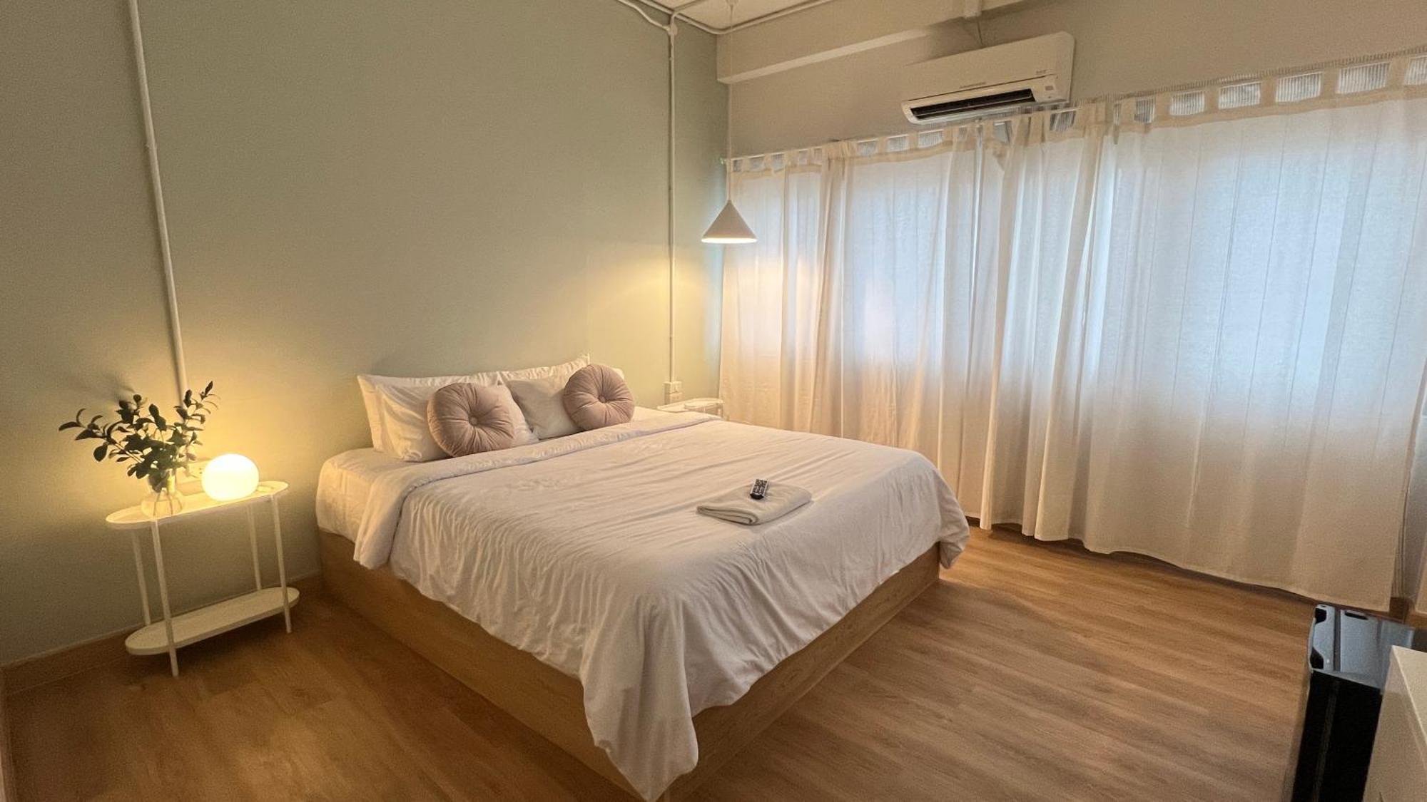 Hotel La Moon House Salaya Zewnętrze zdjęcie